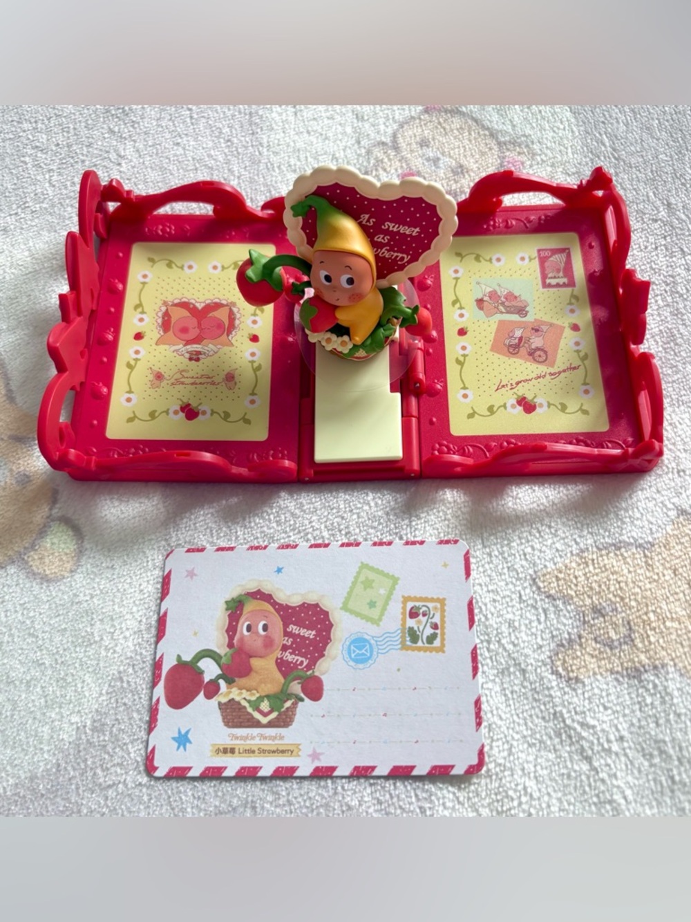 POP MART x Twinkle Twinkle [Gift For You] Series Little Strawberry Figurine